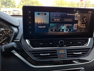 2025 Nissan Altima SR FWD