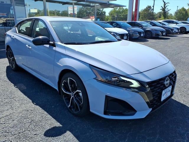 2025 Nissan Altima SR FWD