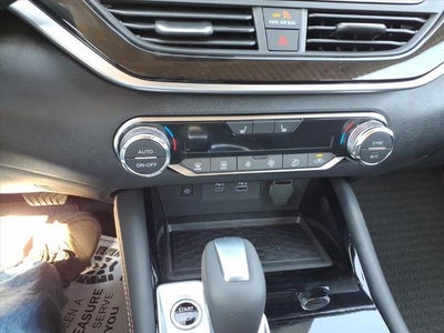 2025 Nissan Altima SR FWD