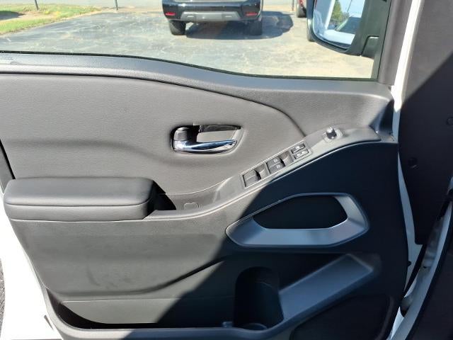 2027 Nissan Frontier Crew Cab 4x2 SV