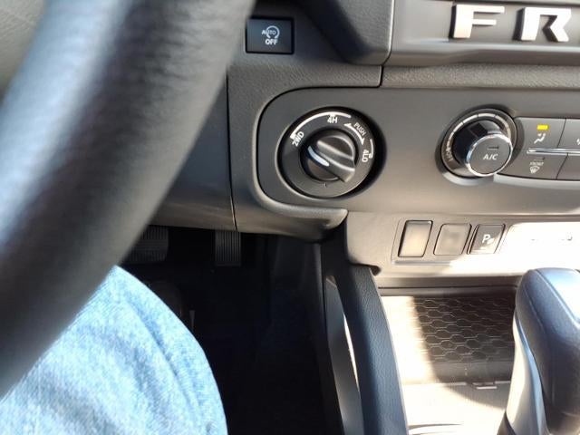 2026 Nissan Frontier Crew Cab 4x4 SV