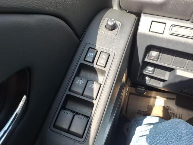 2026 Nissan Frontier Crew Cab 4x4 SV