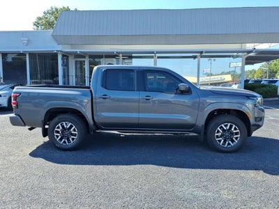 2027 Nissan Frontier Crew Cab 4x4 SV