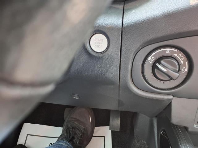 2022 Nissan Frontier Crew Cab 4x4 PRO-4X Auto