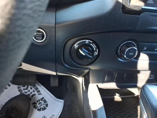 2023 Nissan Frontier Crew Cab 4x4 SV Auto