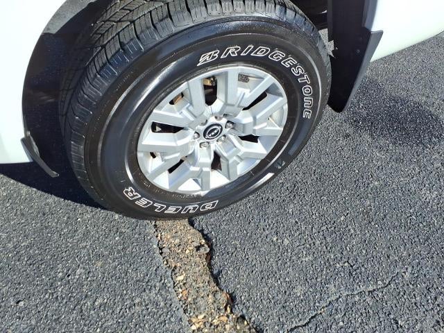 2023 Nissan Frontier Crew Cab 4x4 SV Auto