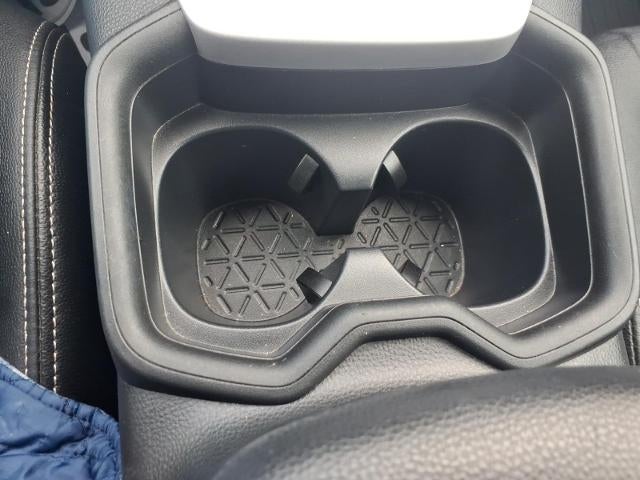 2020 Toyota RAV4 XLE FWD (GS)