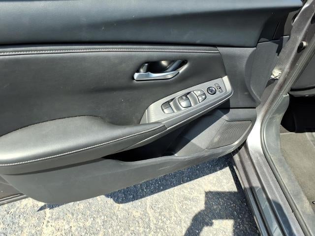 2025 Nissan Sentra SV CVT