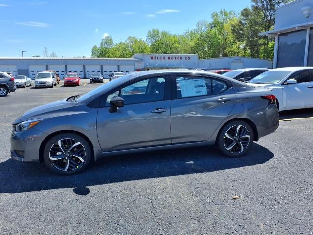 2025 Nissan Versa SR CVT