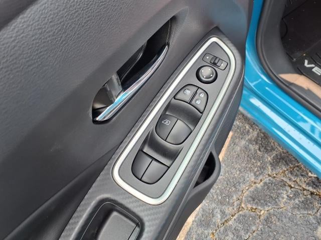 2025 Nissan Versa SR CVT