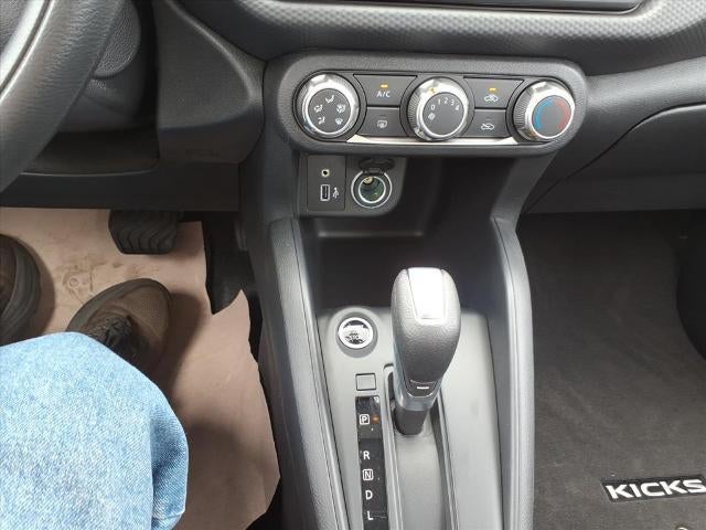 2025 Nissan Kicks Play S FWD