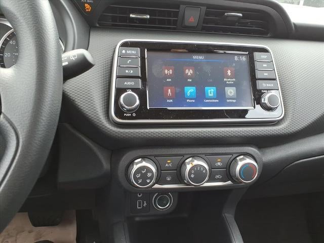 2025 Nissan Kicks Play S FWD