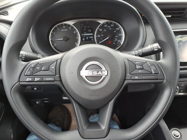 2025 Nissan Kicks Play S FWD