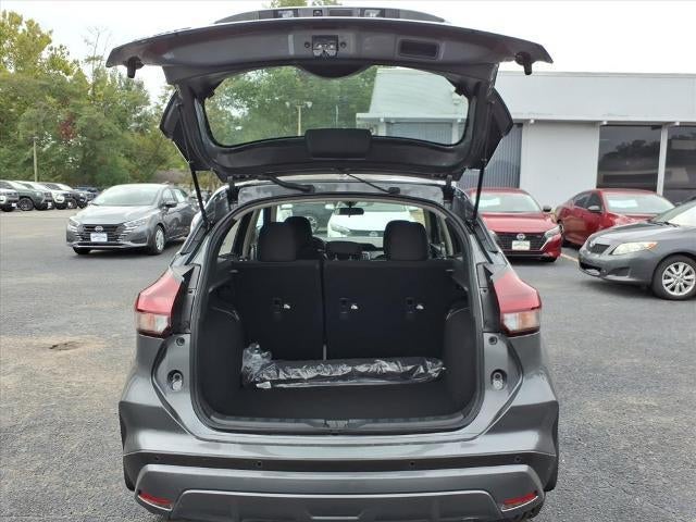 2025 Nissan Kicks Play S FWD