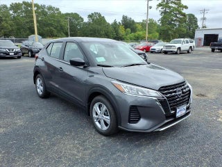 2025 Nissan Kicks Play S FWD