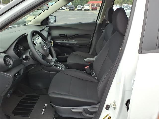 2025 Nissan Kicks Play S FWD