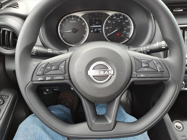 2025 Nissan Kicks Play S FWD