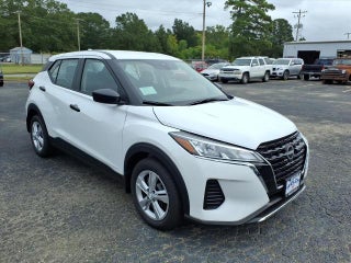2025 Nissan Kicks Play S FWD