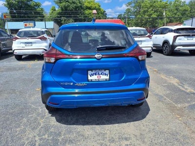 2025 Nissan Kicks Play S FWD