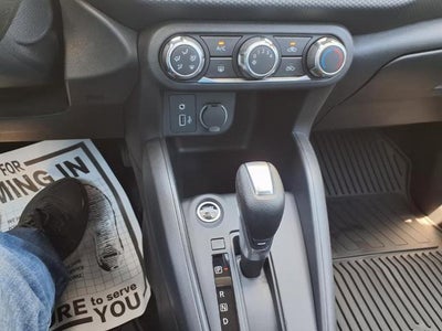 2025 Nissan Kicks Play S FWD