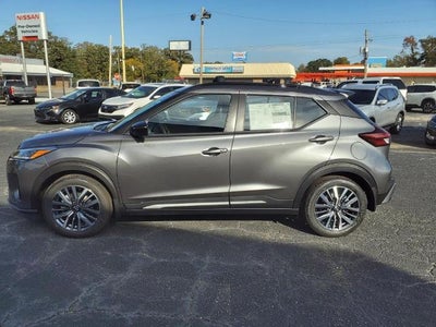 2024 Nissan Kicks SR FWD