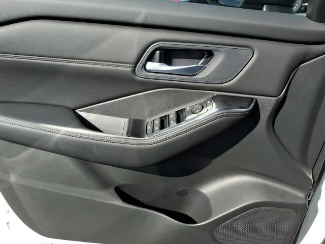 2026 Nissan Rogue 2026.5 FWD Dark Armor