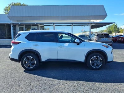 2024 Nissan Rogue FWD SV