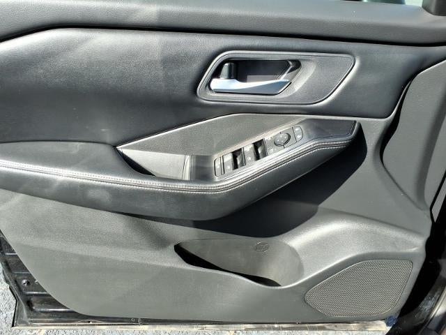 2025 Nissan Rogue FWD SV