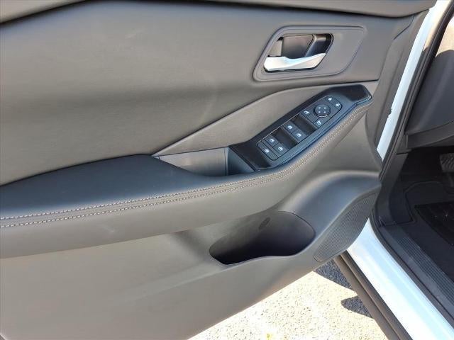 2026 Nissan Rogue FWD SV *Ltd Avail*