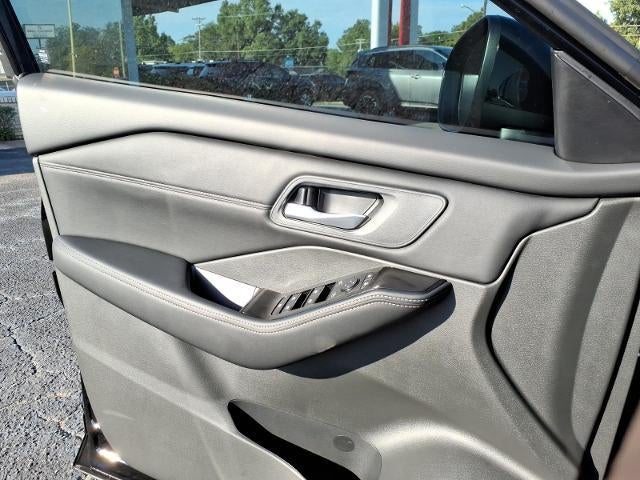 2026 Nissan Rogue 2026.5 FWD Dark Armor