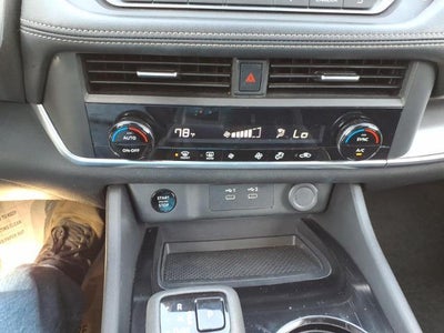 2024 Nissan Rogue FWD SV