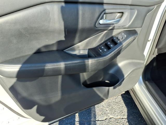 2025 Nissan Rogue FWD SV