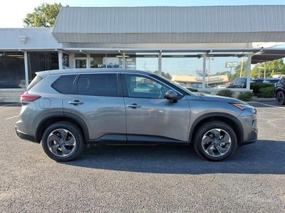 2025 Nissan Rogue FWD SV