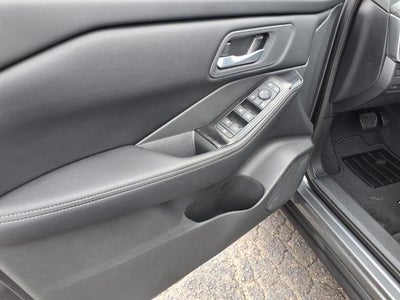 2026 Nissan Rogue FWD SV *Ltd Avail*