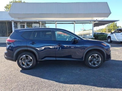 2024 Nissan Rogue FWD SV