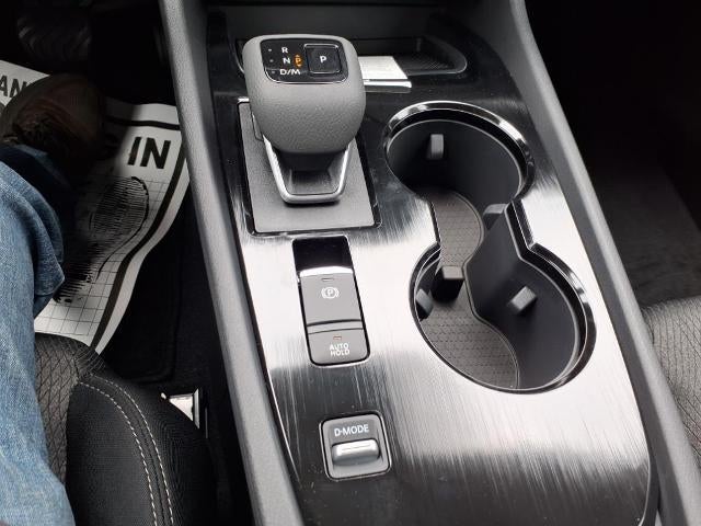 2026 Nissan Rogue FWD SV *Ltd Avail*