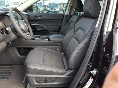 2025 Nissan Pathfinder SV 2WD