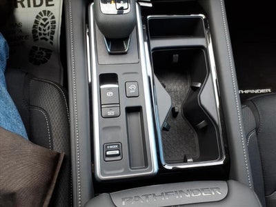 2025 Nissan Pathfinder SV 2WD