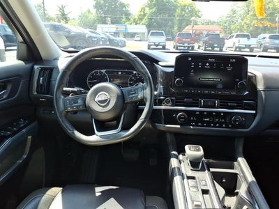 2024 Nissan Pathfinder SL 2WD