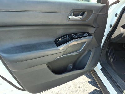 2024 Nissan Pathfinder SL 2WD