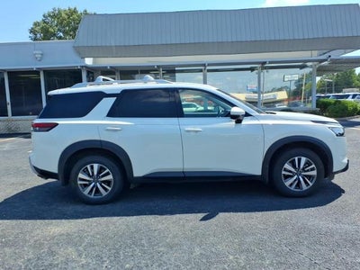 2024 Nissan Pathfinder SL 2WD