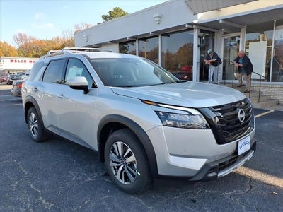 2025 Nissan Pathfinder SL 2WD