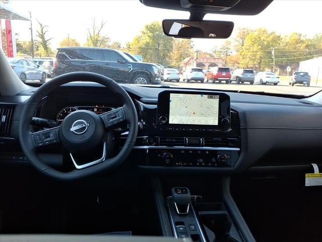 2025 Nissan Pathfinder SL 2WD