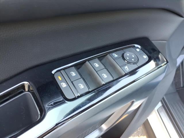 2025 Nissan Pathfinder SL 2WD