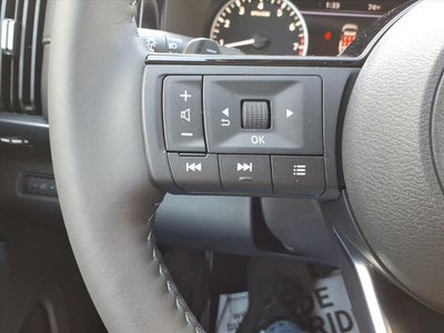 2025 Nissan Pathfinder SL 2WD