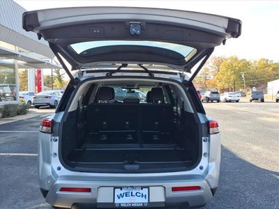 2025 Nissan Pathfinder SL 2WD