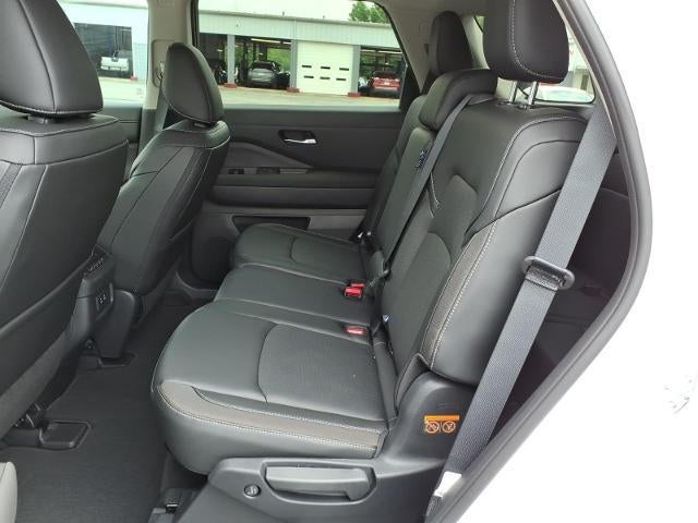 2026 Nissan Pathfinder SL 2WD