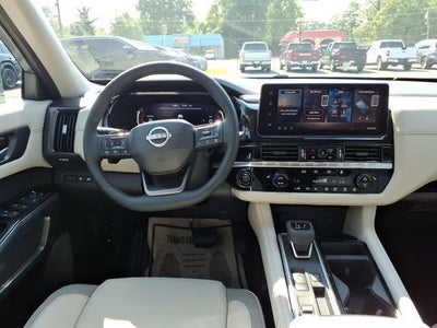 2026 Nissan Pathfinder SL 2WD