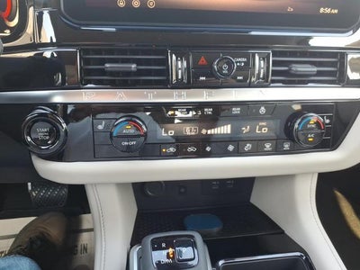 2026 Nissan Pathfinder SL 2WD