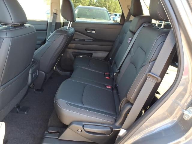 2026 Nissan Pathfinder SL 2WD